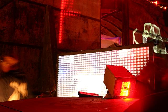 Chaos Communication Camp 2007, Flughafenmuseum Finowfurt : CCC-Camp-2007_IMG_481-8127 : cool LED-Projector with fresnel lens in the front.