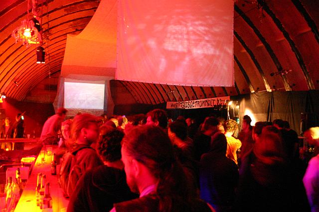 Chaos Communication Camp 2007, Flughafenmuseum Finowfurt : CCC-Camp-2007_IMG_481-8148 : half a hangar raving hax0rz