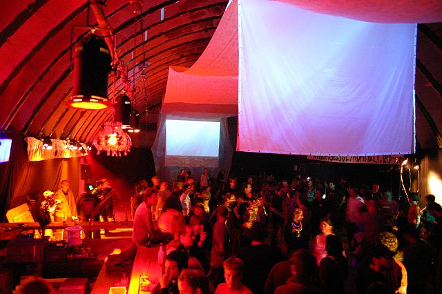 Chaos Communication Camp 2007, Flughafenmuseum Finowfurt : CCC-Camp-2007_IMG_481-8156 : half a hangar raving hax0rz