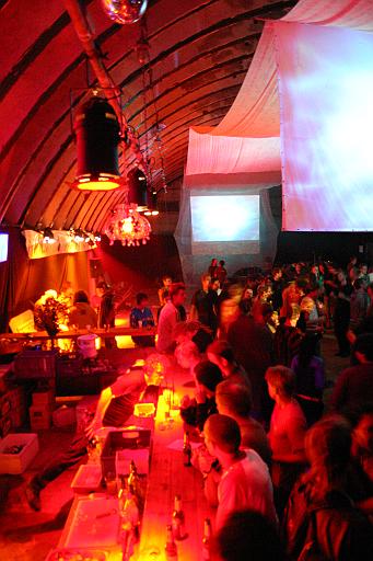 Chaos Communication Camp 2007, Flughafenmuseum Finowfurt : CCC-Camp-2007_IMG_481-8161 : half a hangar raving hax0rz