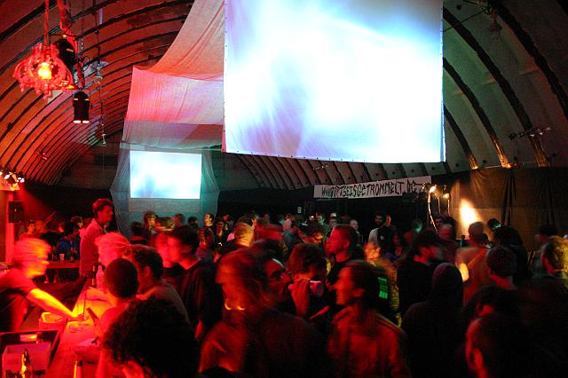 Chaos Communication Camp 2007, Flughafenmuseum Finowfurt : CCC-Camp-2007_IMG_481-8165 : half a hangar raving hax0rz