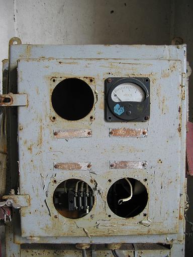 Chaos Communication Camp 2007, Flughafenmuseum Finowfurt : CCC-Camp_2007_IMG_478-7890 : electric installation inside a shelter