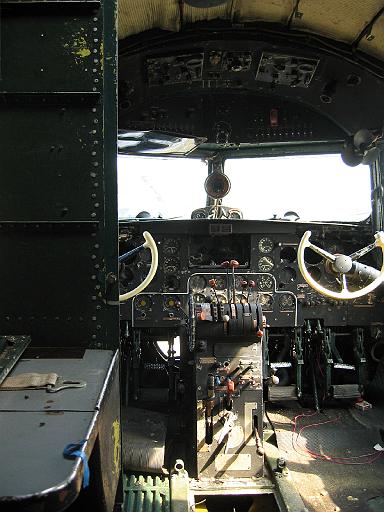 Chaos Communication Camp 2007, Flughafenmuseum Finowfurt : CCC-Camp_2007_IMG_479-7940 : inside the Iljuschin IL-14 , cockpit