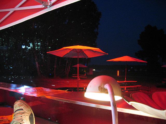 Chaos Communication Camp 2007, Flughafenmuseum Finowfurt : CCC-Camp_2007_IMG_479-7984 : the foot and the lamp@the bar