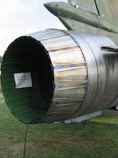 Chaos Communication Camp 2007, Flughafenmuseum Finowfurt : CCC-Camp_2007_IMG_480-8001 : some russian guy distributed handwriiten signs, asking how the inventors/engineers of all this russian war-machinery are living today ....  trying to make a living from some 100 dollar pension, like Michael Kalshnikov - inventor of the world most used gun.