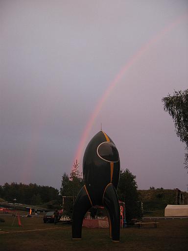 Chaos Communication Camp 2007, Flughafenmuseum Finowfurt : CCC-Camp_2007_IMG_480-8090 : rainbow rocket