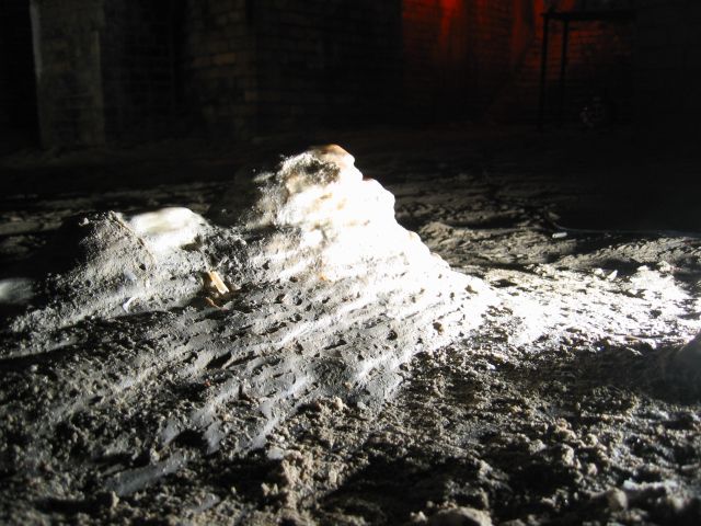 Berlin unter Tage:Im Wartungsgang des Nationaldenkmals f&uuml;r Kaiser Wilhelm I - Schlossplatz, Berlin : berliner_katakomben_IMG_468-6834 : Stalagmit