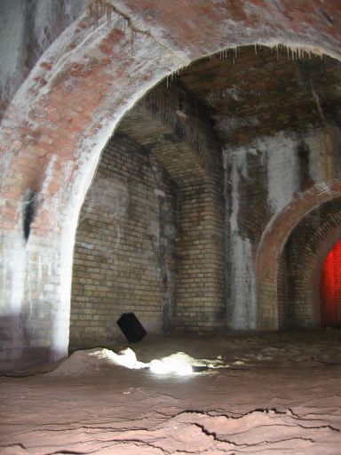 Berlin unter Tage:Im Wartungsgang des Nationaldenkmals f&uuml;r Kaiser Wilhelm I - Schlossplatz, Berlin : berliner_katakomben_IMG_468-6844 : 