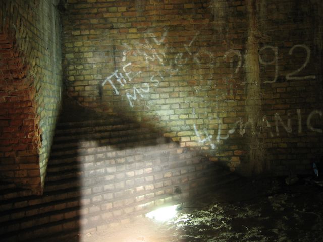 Berlin unter Tage:Im Wartungsgang des Nationaldenkmals f&uuml;r Kaiser Wilhelm I - Schlossplatz, Berlin : berliner_katakomben_IMG_468-6855 : 