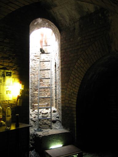 Berlin unter Tage:Im Wartungsgang des Nationaldenkmals f&uuml;r Kaiser Wilhelm I - Schlossplatz, Berlin : berliner_katakomben_IMG_468-6868 : beinfrei