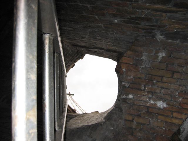 Berlin unter Tage:Im Wartungsgang des Nationaldenkmals f&uuml;r Kaiser Wilhelm I - Schlossplatz, Berlin : berliner_katakomben_IMG_469-6904 : 