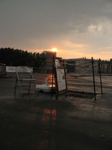 Berlin unter Tage:Im Wartungsgang des Nationaldenkmals f&uuml;r Kaiser Wilhelm I - Schlossplatz, Berlin : berliner_katakomben_IMG_469-6912 : Sonnenuntergang am Schlossplatz