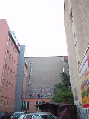 Berlin Street Art : berlin_street_art__DSC00410 : Greifswalder Strasse / Heinrich-Roller-Strasse