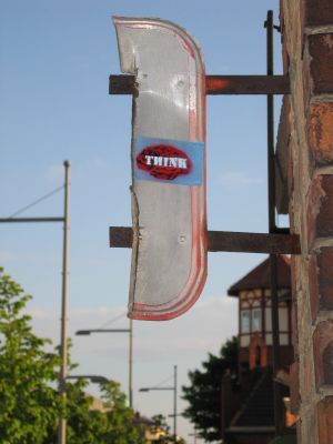 Berlin Street Art : streetart_alter_schlachthof__IMG_434-3458 : think