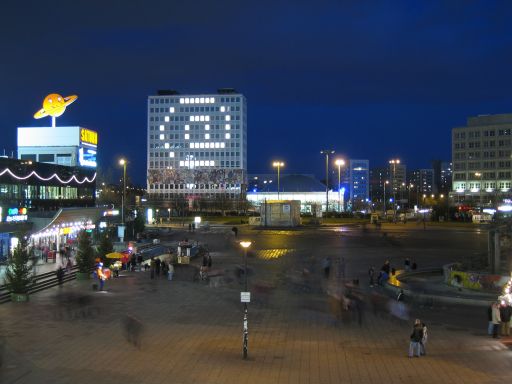Blinkenlights Reloaded : IMG_6482 : @-sign, seen from Kaufhof Alexanderplatz