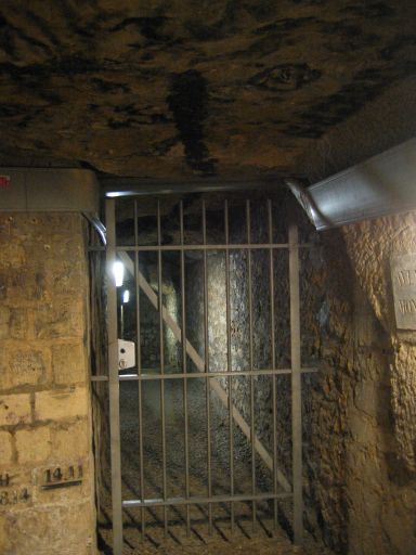 Les Catacombes de Paris : paris_catacombes_IMG_457-5783 : Rotated 90 degrees CW.