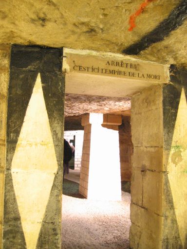 Les Catacombes de Paris : paris_catacombes_IMG_457-5786 : Rotated 90 degrees CW.