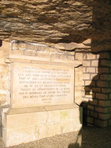 Les Catacombes de Paris : paris_catacombes_IMG_457-5788 : Rotated 90 degrees CCW.