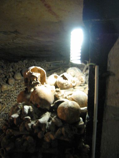 Les Catacombes de Paris : paris_catacombes_IMG_457-5794 : Rotated 90 degrees CW.