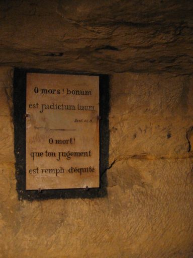 Les Catacombes de Paris : paris_les_catacombes_IMG_458-5819 : Rotated 90 degrees CW.