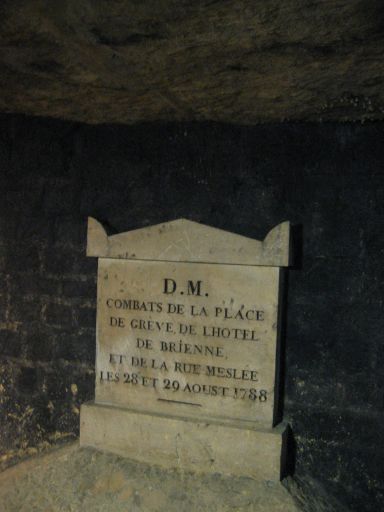Les Catacombes de Paris : paris_les_catacombes_IMG_458-5821 : Rotated 90 degrees CW.