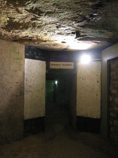 Les Catacombes de Paris : paris_les_catacombes_IMG_458-5831 : Rotated 90 degrees CW.