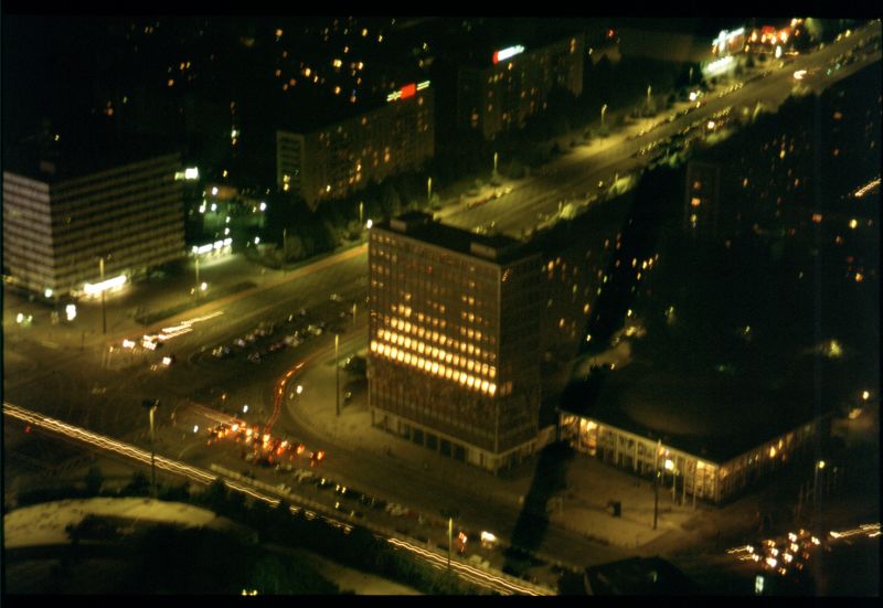 Blinkenlights, some photography. : Ohne-Titel-16 : Camera: Canon EOS 50e/Kodak  Elite Chrome 100 (Extra Color)