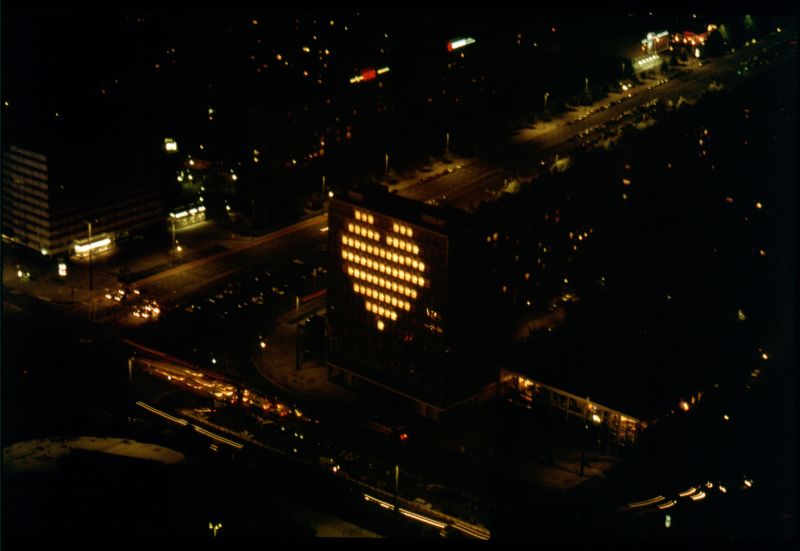 Blinkenlights, some photography. : fs_circle-3 : Camera: Canon EOS 50e/Kodak  Elite Chrome 100 (Extra Color)