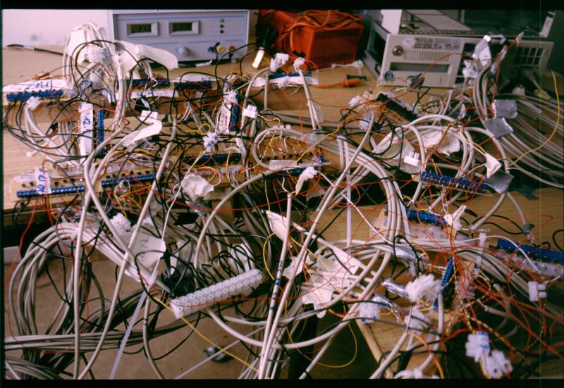 Blinkenlights, some photography. : zentrale3 : Camera: Canon EOS 50e/Kodak  Elite Chrome 100 (Extra Color)