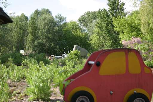 Objektbegehung: Vergn&uuml;gungspark Pl&auml;nterwald -Spreepark Berlin : IMG_0088_eos : PKW und Urgetier