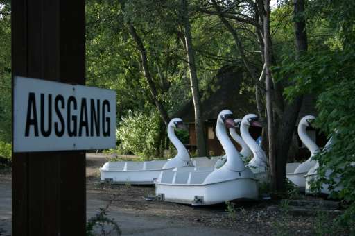 Objektbegehung: Vergn&uuml;gungspark Pl&auml;nterwald -Spreepark Berlin : IMG_0142_eos : der Ausgang ist ungewiss
