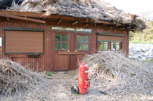 Objektbegehung: Vergn&uuml;gungspark Pl&auml;nterwald -Spreepark Berlin : IMG_0154_eos : &uuml;berbelichtete Brandlast