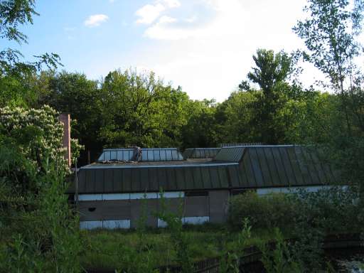 Objektbegehung: Vergn&uuml;gungspark Pl&auml;nterwald -Spreepark Berlin : ixus_IMG_0063 : das Jurassic Spreepark Hauptquartier :)