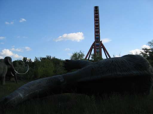 Objektbegehung: Vergn&uuml;gungspark Pl&auml;nterwald -Spreepark Berlin : ixus_IMG_0084 : ein Laufrad für Dinosaurier ?