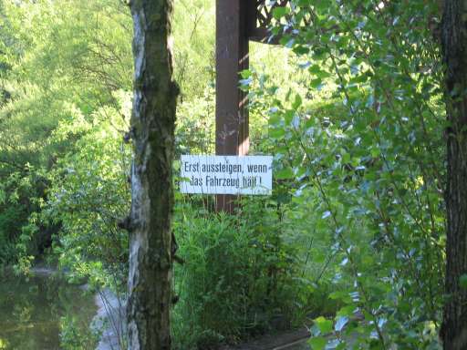 Objektbegehung: Vergn&uuml;gungspark Pl&auml;nterwald -Spreepark Berlin : ixus_IMG_0091 : Erst aussteigen wenn das Fahrzeug h&auml;lt