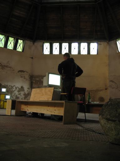 Jeremy Clarke - Computerorchester - Schlo&szlig; Lanke, August 2005 : schloss__lanke_IMG_455-5556 : Pr&auml;parationen