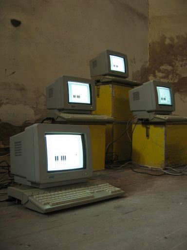 Jeremy Clarke - Computerorchester - Schlo&szlig; Lanke, August 2005 : schloss__lanke_IMG_455-5571 : 