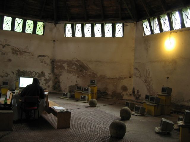 Jeremy Clarke - Computerorchester - Schlo&szlig; Lanke, August 2005 : schloss__lanke_IMG_456-5607 : nonemulativ