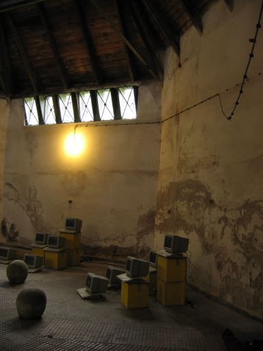 Jeremy Clarke - Computerorchester - Schlo&szlig; Lanke, August 2005 : schloss__lanke_IMG_456-5610 : nonemulativ