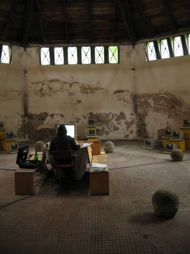 Jeremy Clarke - Computerorchester - Schlo&szlig; Lanke, August 2005 : schloss__lanke_IMG_456-5612 : nonemulativ