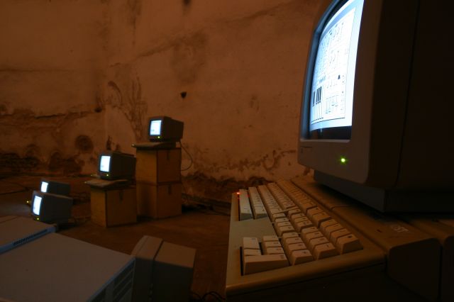 Jeremy Clarke - Computerorchester - Schlo&szlig; Lanke, August 2005 : schloss_lanke_IMG_456-5662 : 1040 ST