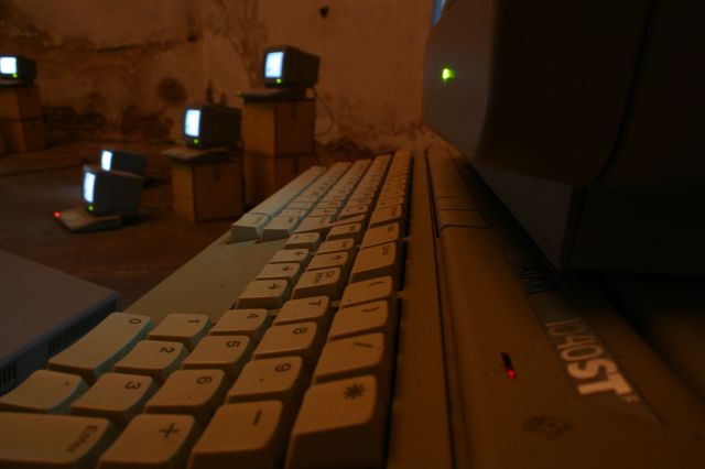 Jeremy Clarke - Computerorchester - Schlo&szlig; Lanke, August 2005 : schloss_lanke_IMG_456-5666 : 1040 ST