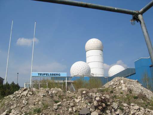NSA Field Station Teufelsberg,  2004 : IMG_8795 : devils mountain is a rubble-mountain :)