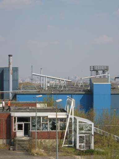NSA Field Station Teufelsberg,  2004 : IMG_8821 : entrance with antenna roof