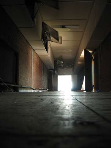 NSA Field Station Teufelsberg,  2004 : IMG_8828 : empty floors in the computer building 1437