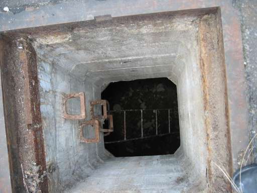 NSA Field Station Teufelsberg,  2004 : IMG_8866 : well, this is NOT the entry to the Nazi Bunker :)