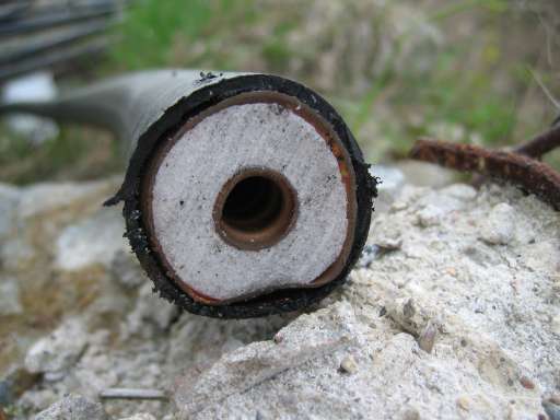 NSA Field Station Teufelsberg,  2004 : IMG_9126 : someone realized that the amount of copper isn't worth further action.