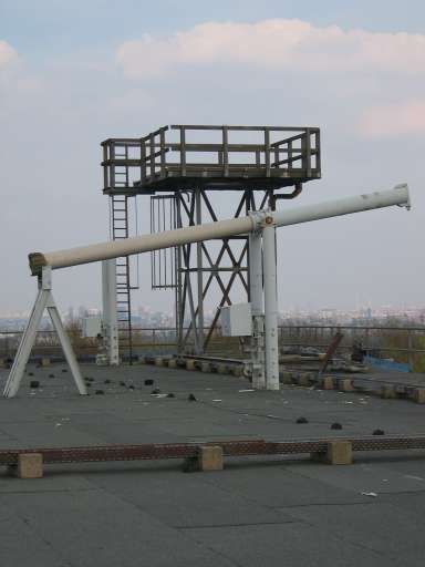 NSA Field Station Teufelsberg,  2004 : IMG_9167 : the antenna roof at teufelsberg - 1455