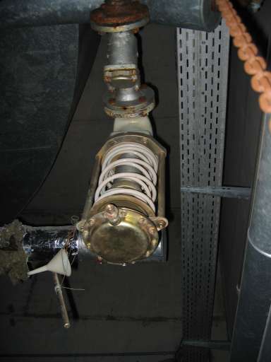 NSA Field Station Teufelsberg,  2004 : IMG_9230 : parts indoor