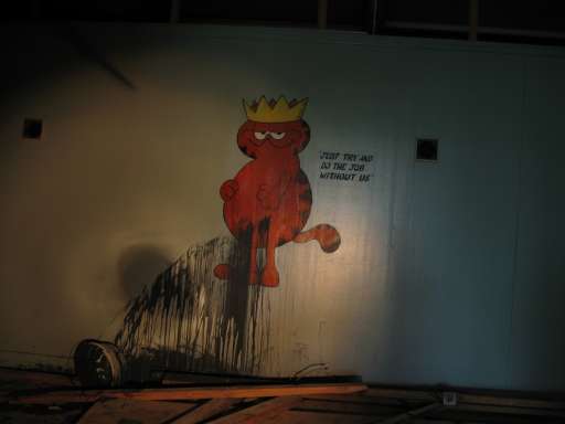 NSA Field Station Teufelsberg,  2004 : IMG_9475 : what is garfield trying to tell me here?